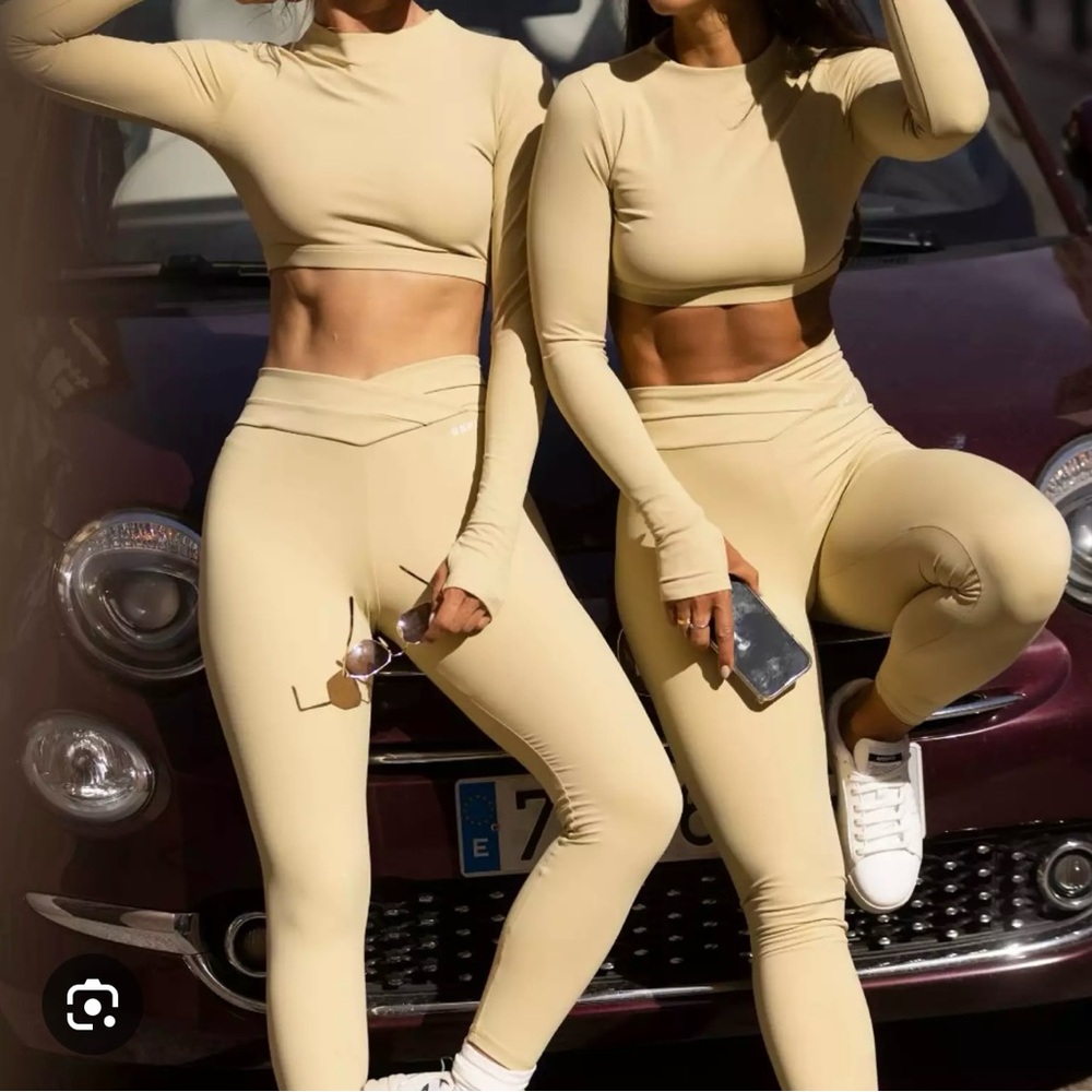 SEFI - Define Crossover Leggings and Long Sleeve Crop in honeydew